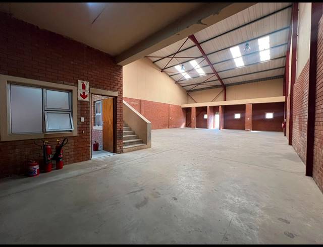 299M² WAREHOUSE TO LET IN SUNDERLAND RIDGE